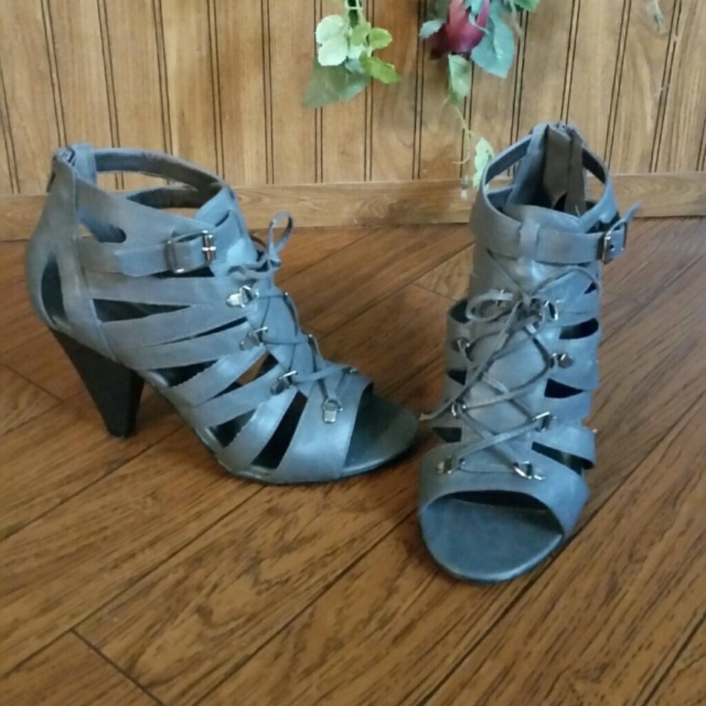 🎉SALE🎉 Maurice’s peep toe ankle booties HOT!